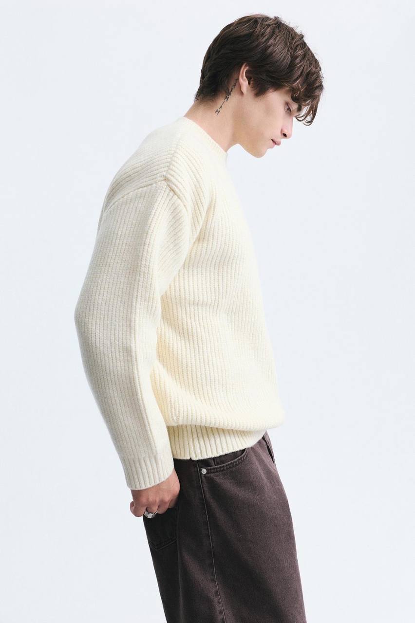 V60-31
Oversize Sweater