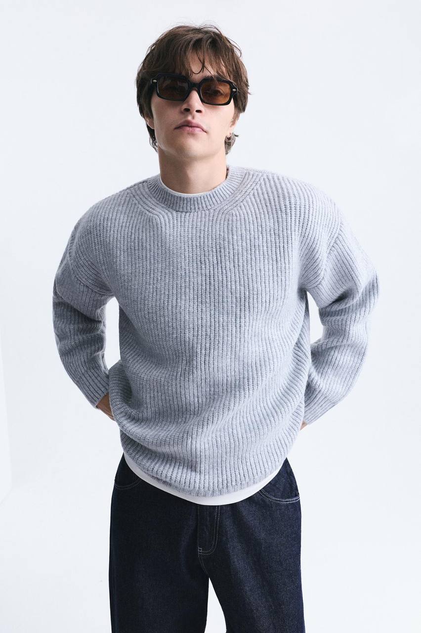 V60-31
Oversize Sweater