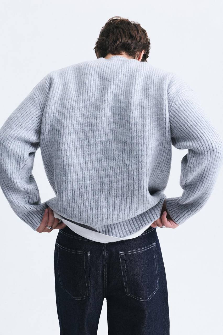 V60-31
Oversize Sweater